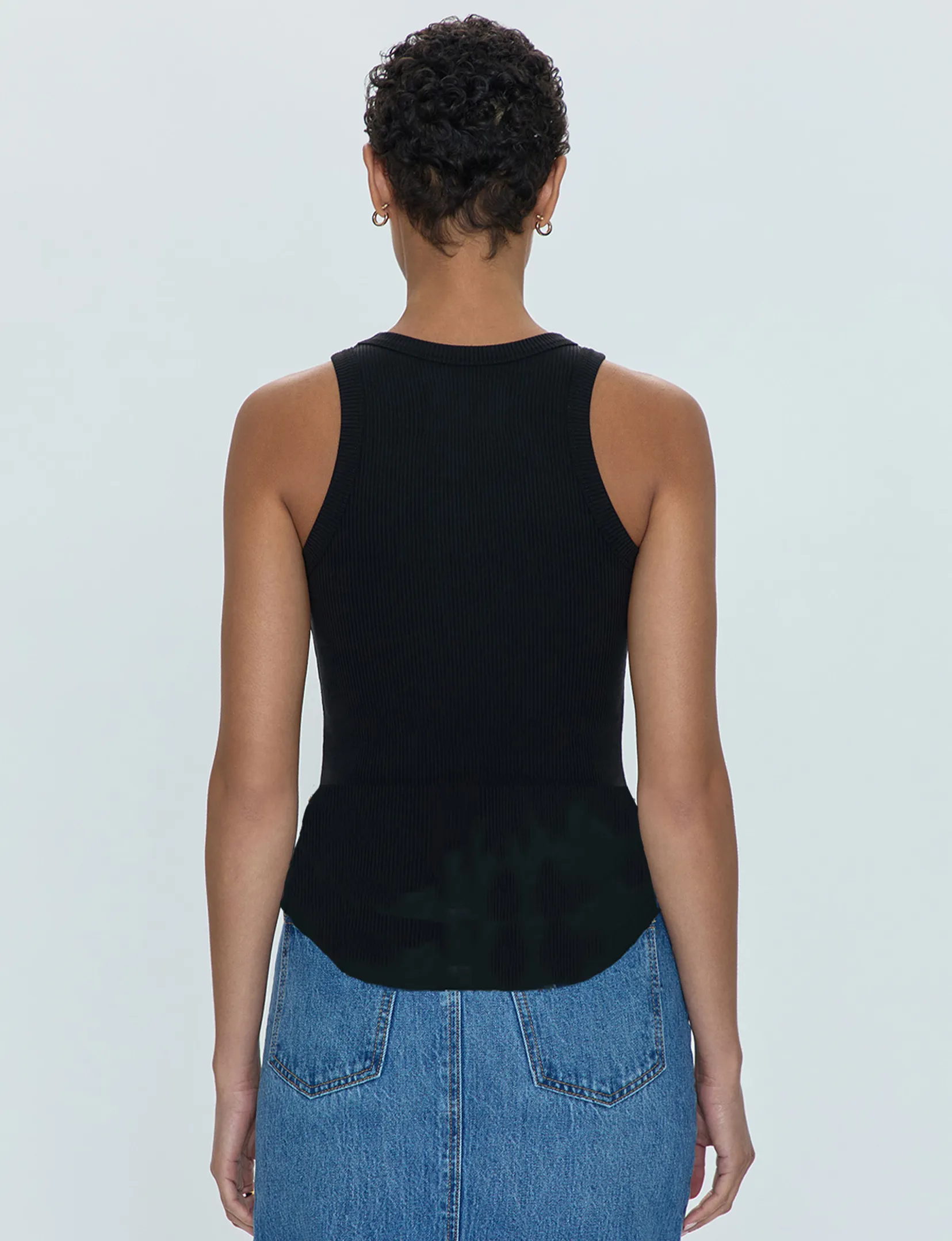 Blake Tank, Noir