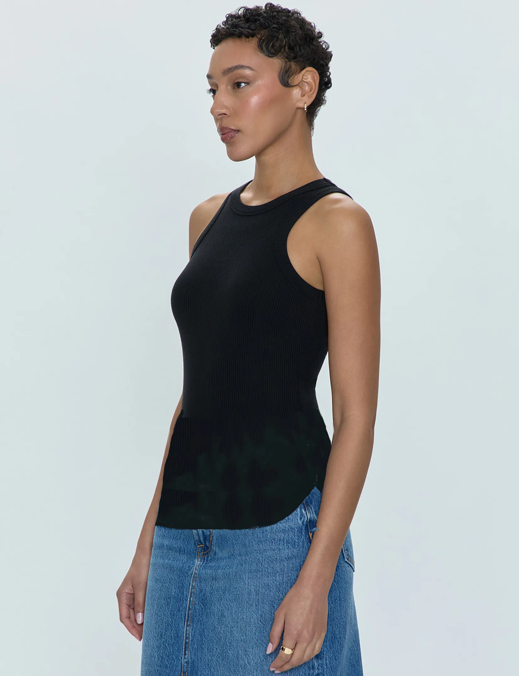 Blake Tank, Noir