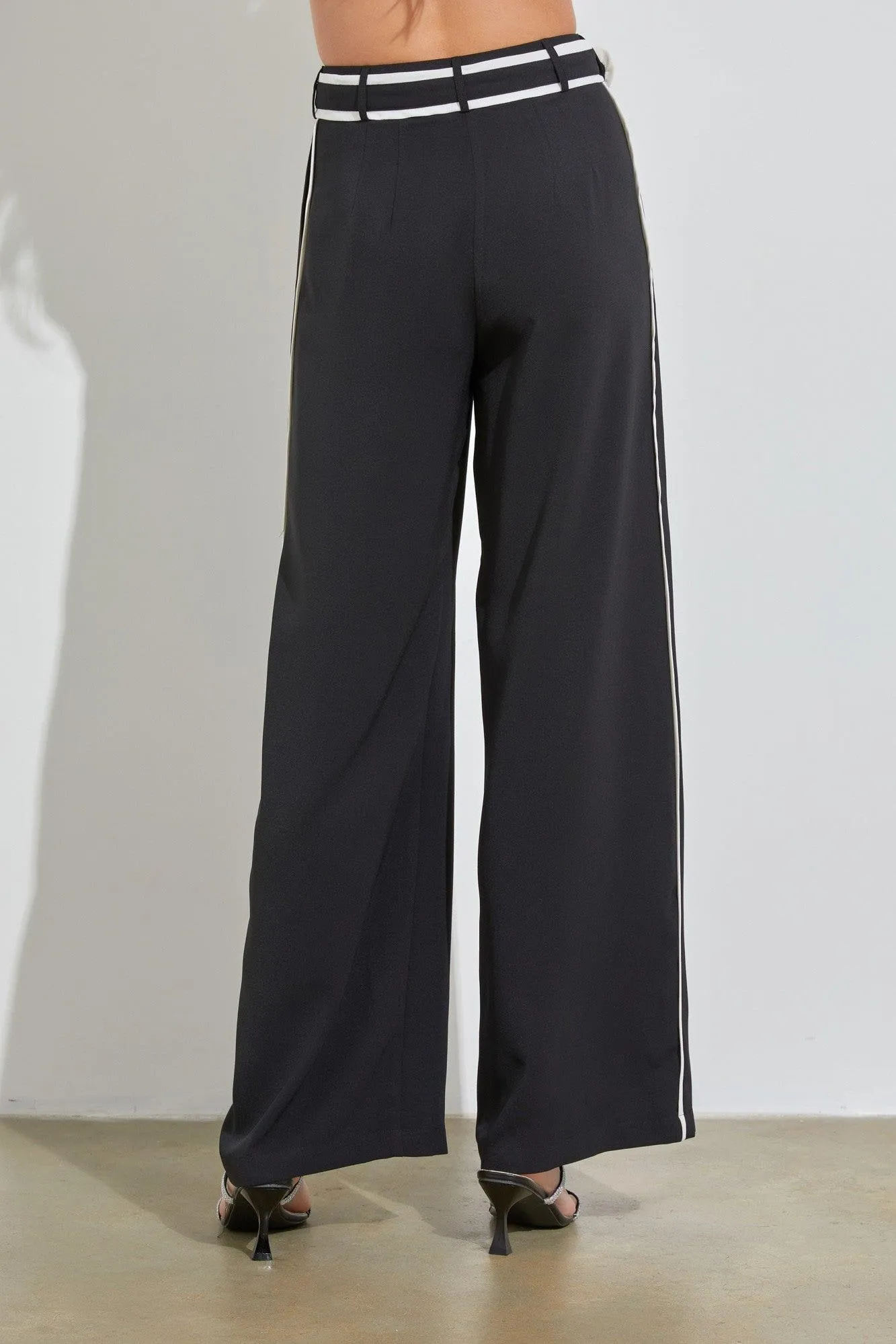 contrast wide leg pants