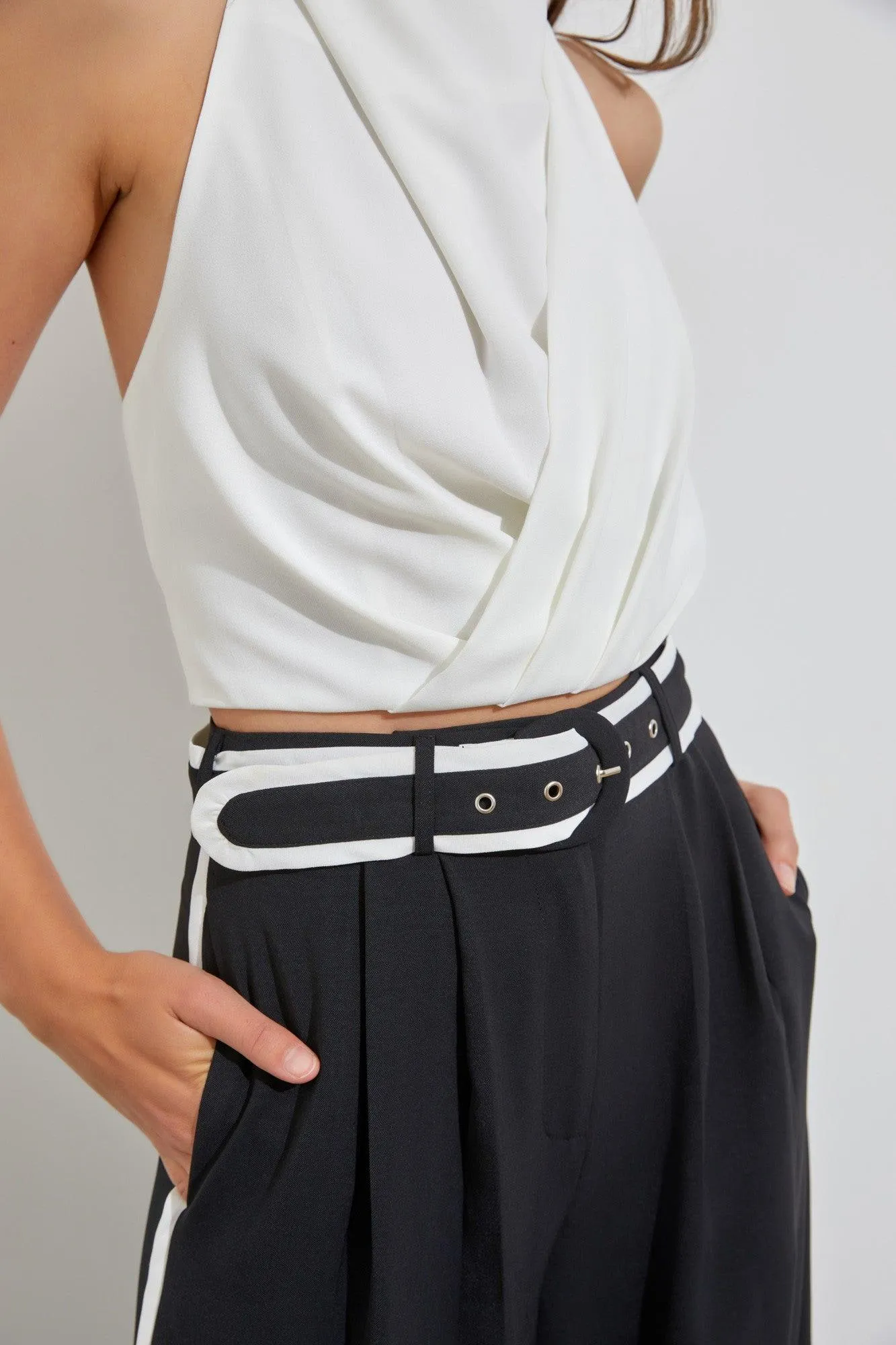 contrast wide leg pants