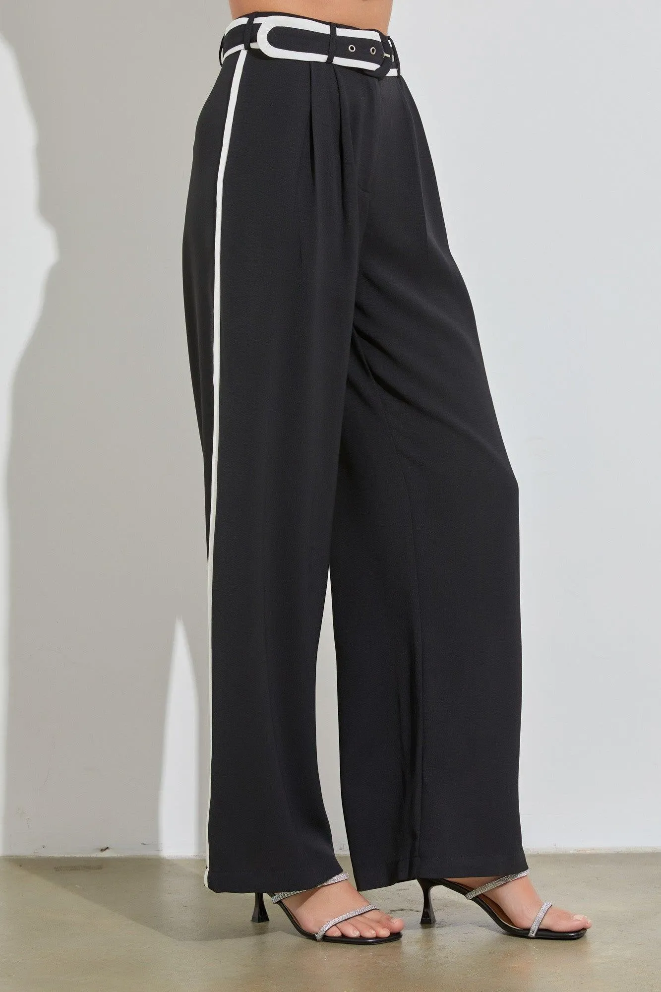 contrast wide leg pants