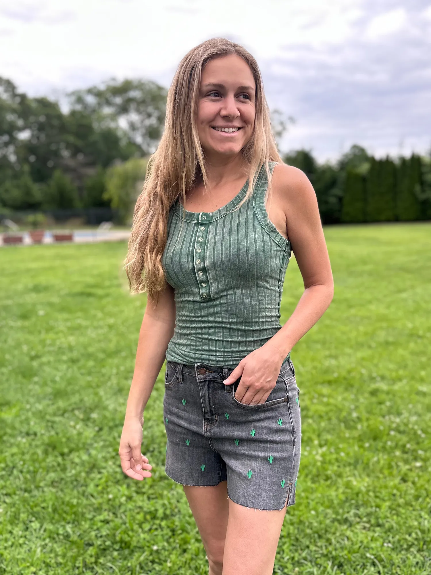 Scoop Neck Tank Top in Dark Green