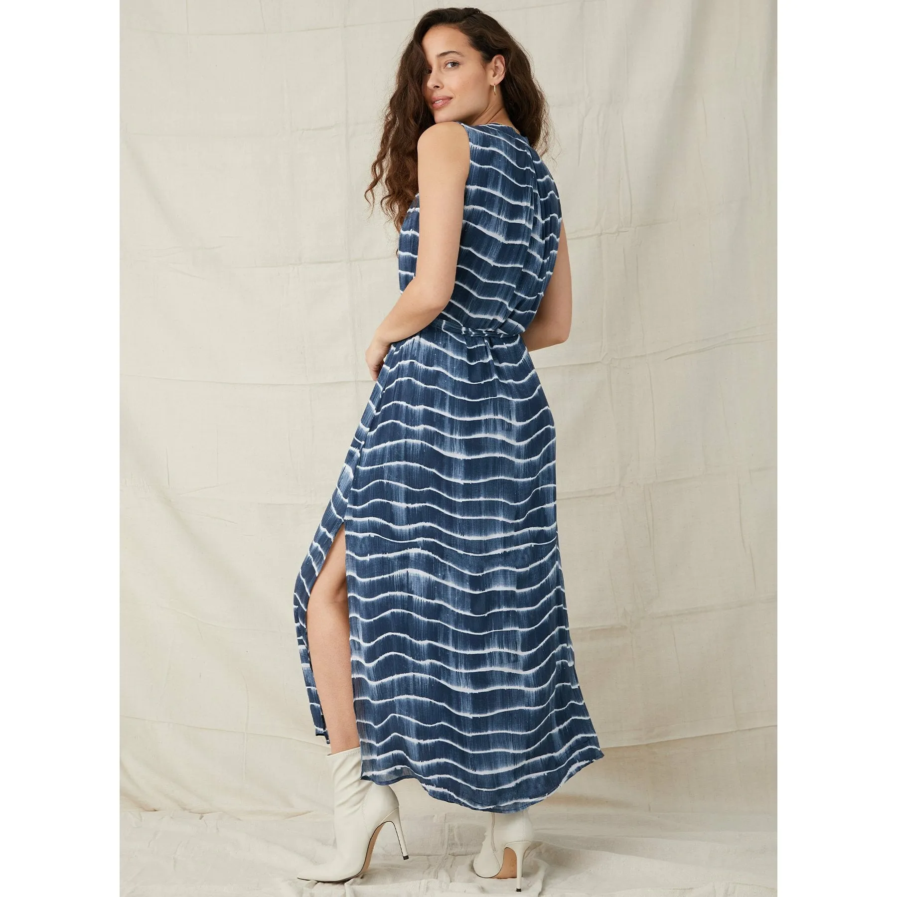 Sleeveless Pleat Maxi Dress