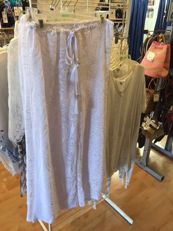 White lace stretch pants